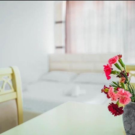 Hotel Kaci Velipoja Kültér fotó