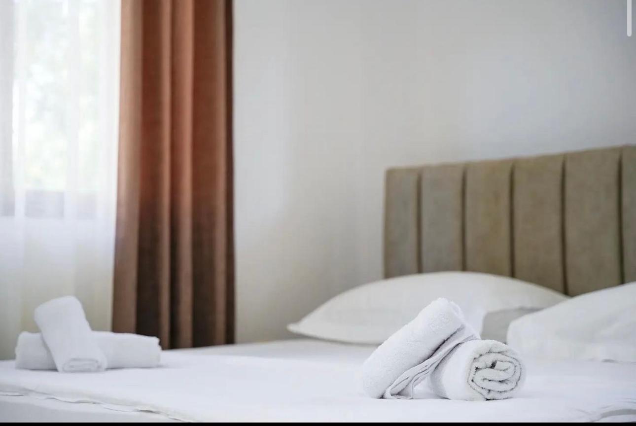Hotel Kaci Velipoja Kültér fotó
