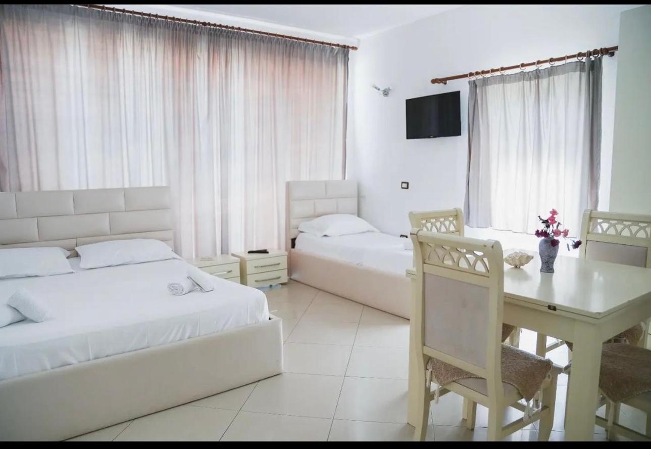 Hotel Kaci Velipoja Kültér fotó